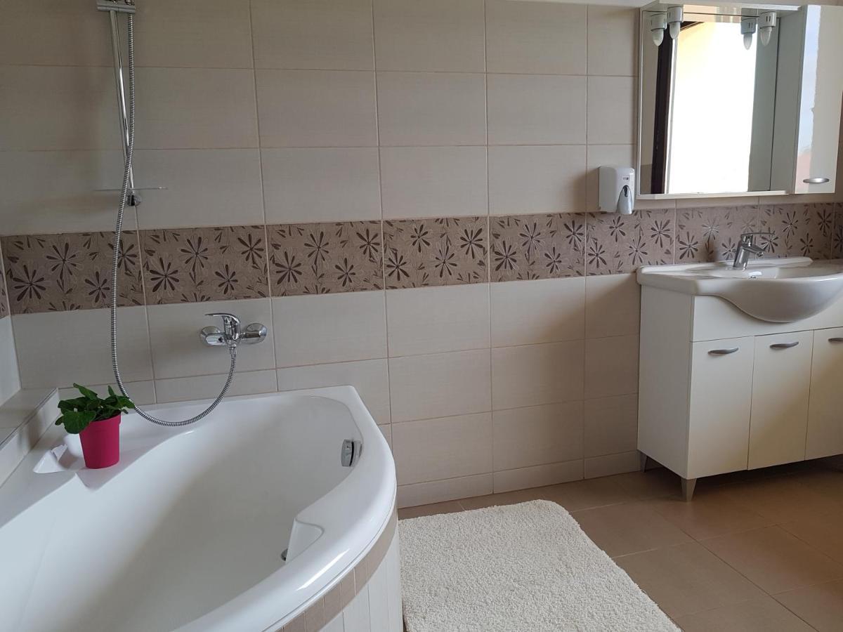 Monika Vendeghaz Hotel Morahalom Bagian luar foto