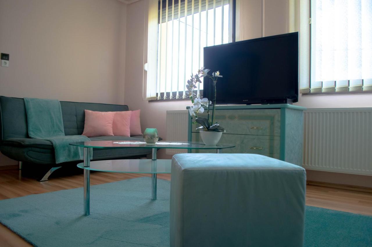 Monika Vendeghaz Hotel Morahalom Bagian luar foto