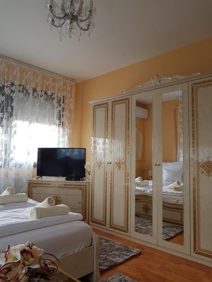 Monika Vendeghaz Hotel Morahalom Bagian luar foto