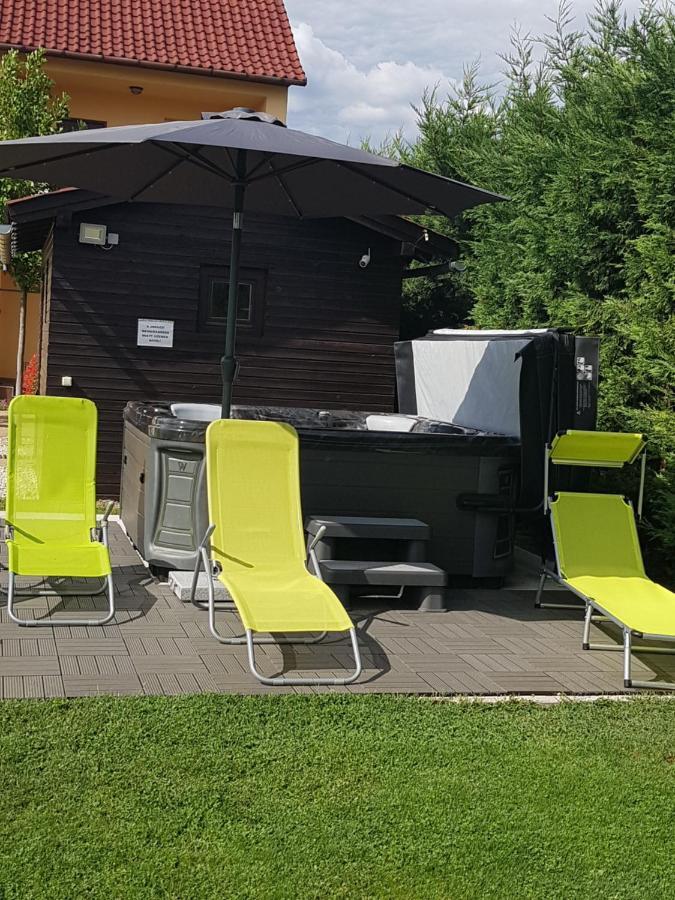 Monika Vendeghaz Hotel Morahalom Bagian luar foto